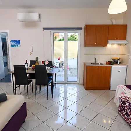 25 * La Canée