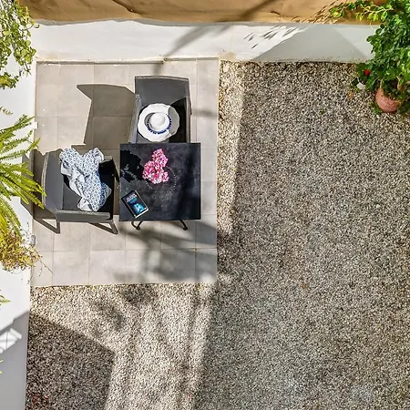 25 Apartament